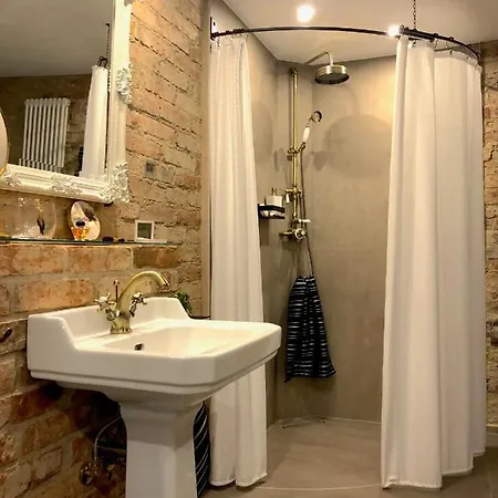 Strohhutmanufaktur Apartman *