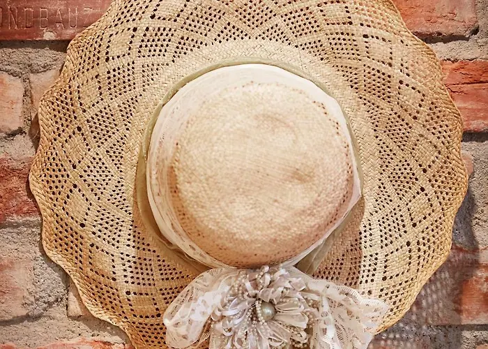 Apartment Strohhutmanufaktur